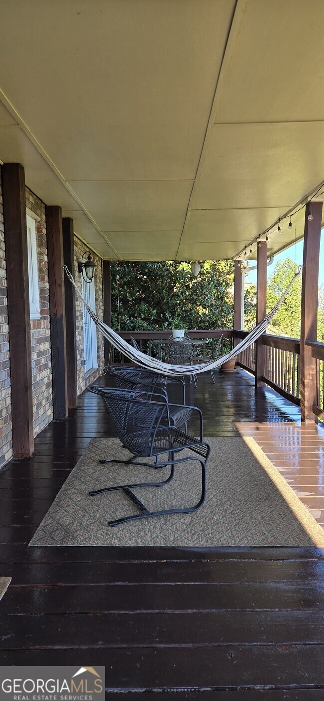 Foto del edificio - 421 Mt Alto Rd SW