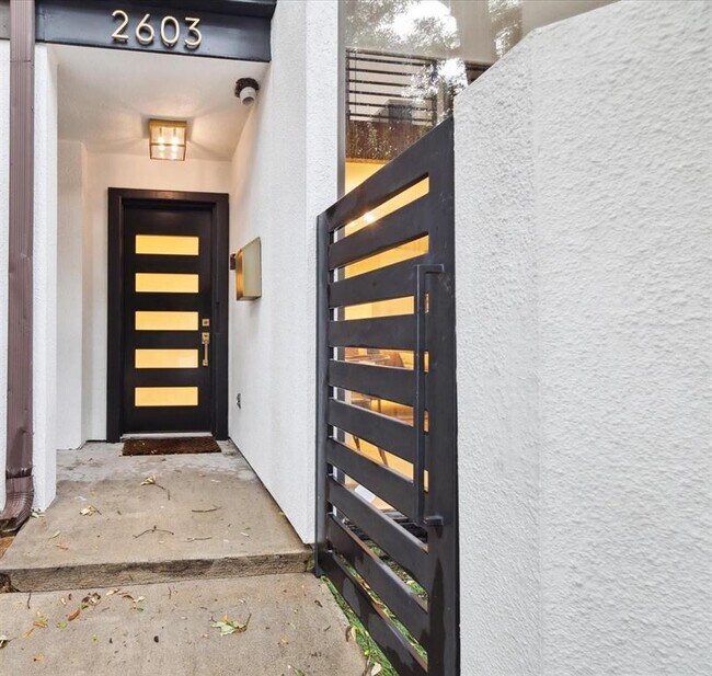 Foto del edificio - 2603 Rice Boulevard
