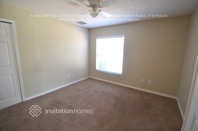 Foto del edificio - 727 Versailles Ln