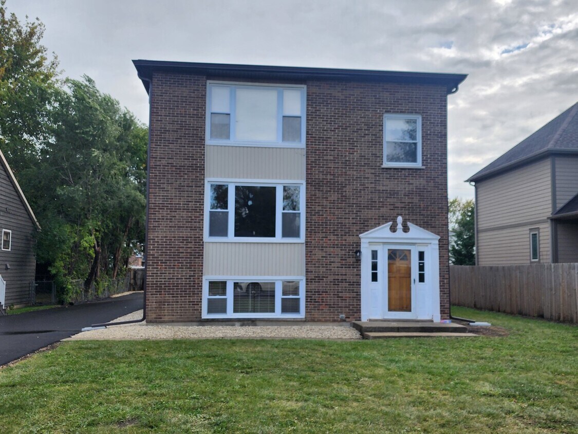 Primary Photo - 20779 Elizabeth Ave