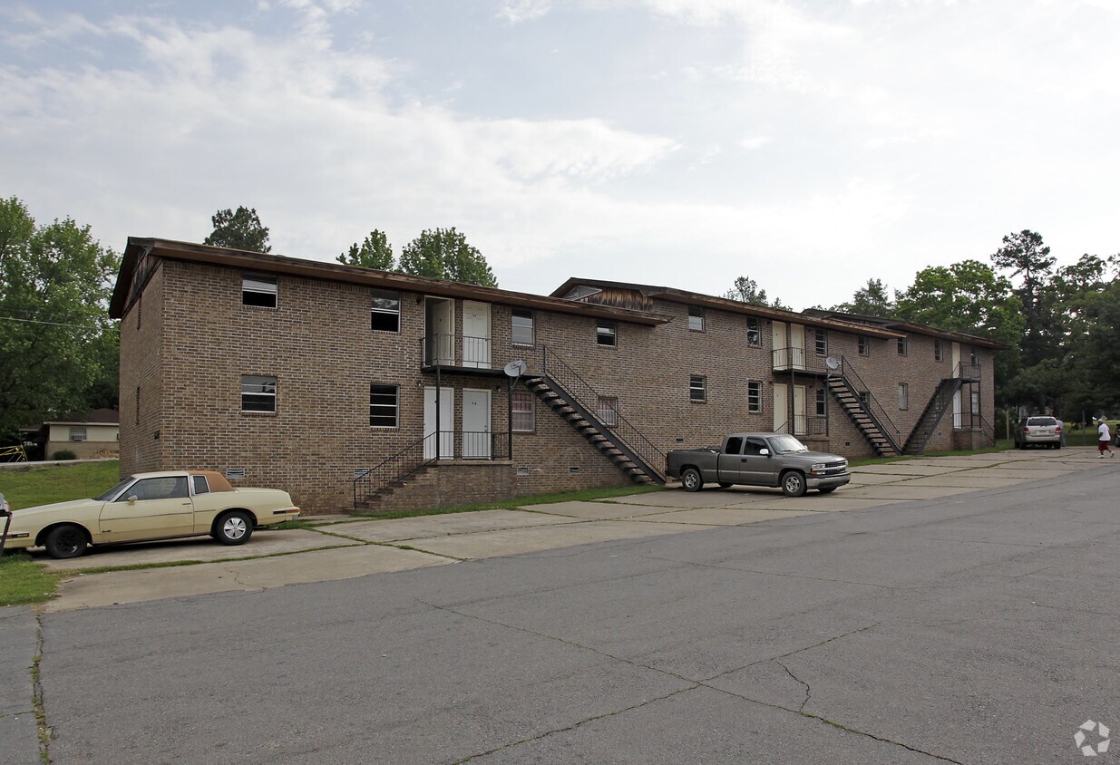 Primary Photo - 4416-4418 Lynn Ln
