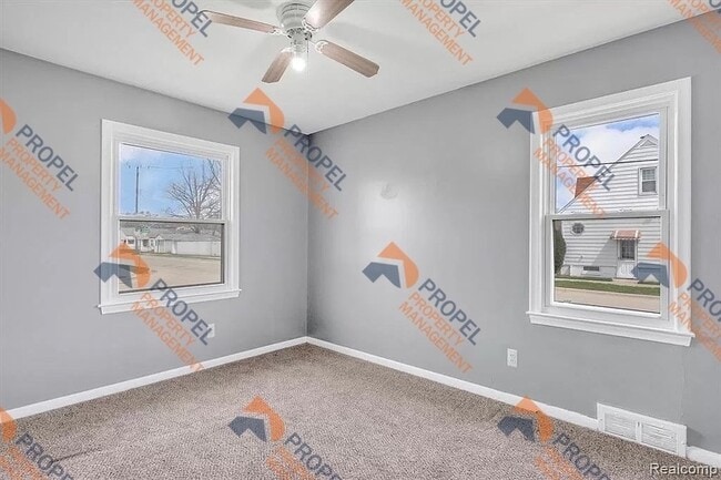 Building Photo - 6898 Continental Ave