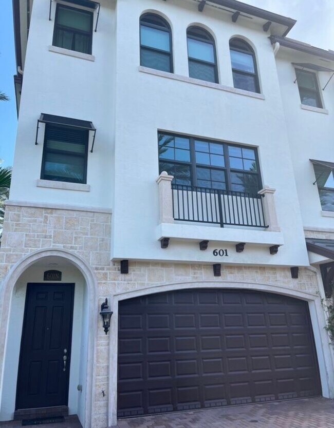 Foto del edificio - 601 Windward Cir N