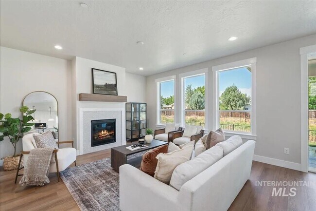 Foto del edificio - 562 Hidden Mill Ct.