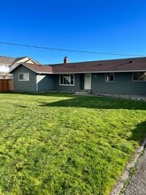 Building Photo - 185 SW 3rd Ave