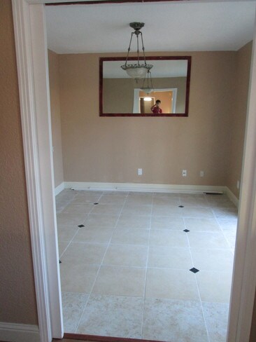 Building Photo - 5116 Rabeneck Way