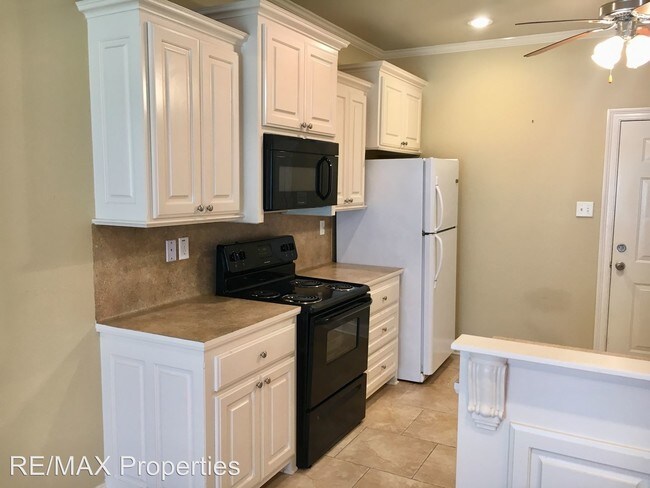 Building Photo - 3 br, 2.5 bath House - 908 S. Audubon Place