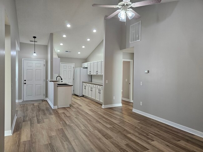 Foto del edificio - 118 Retreat Pl