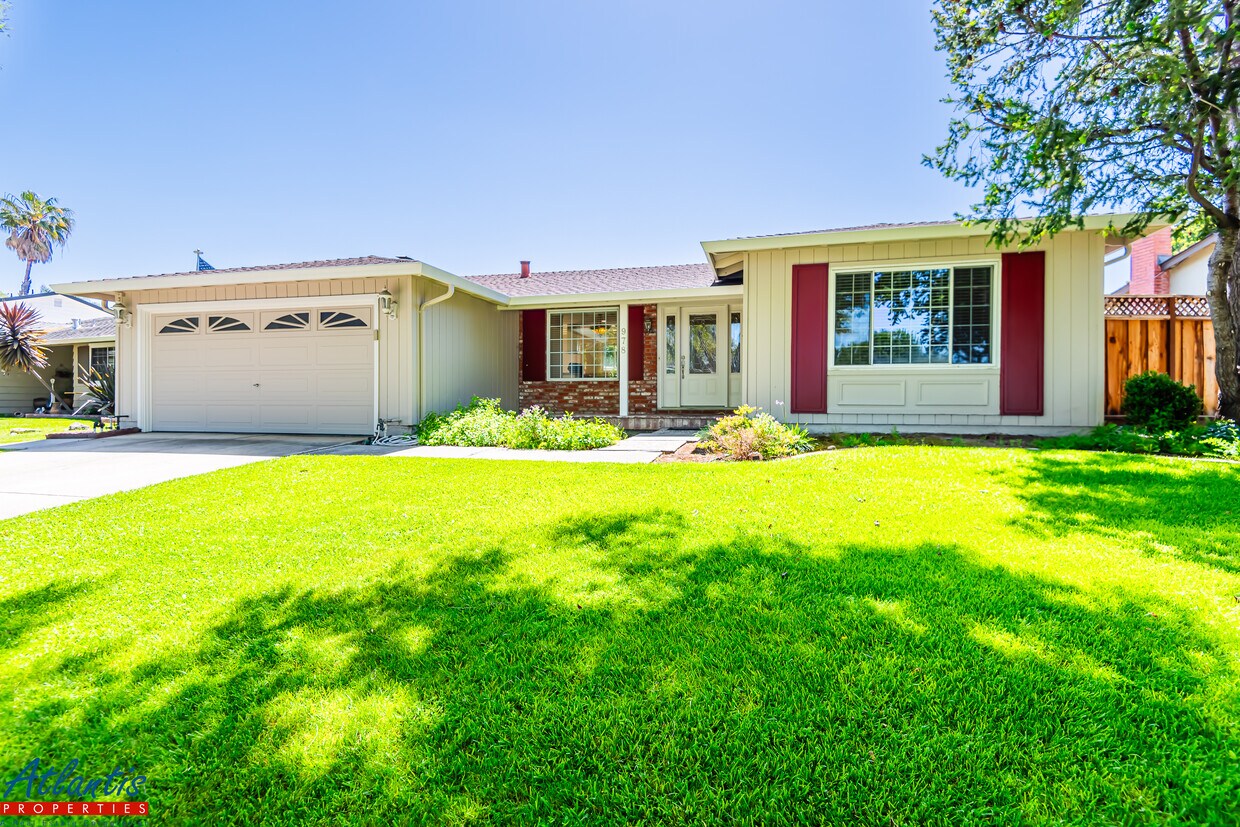 Primary Photo - 978 Glenridge Dr