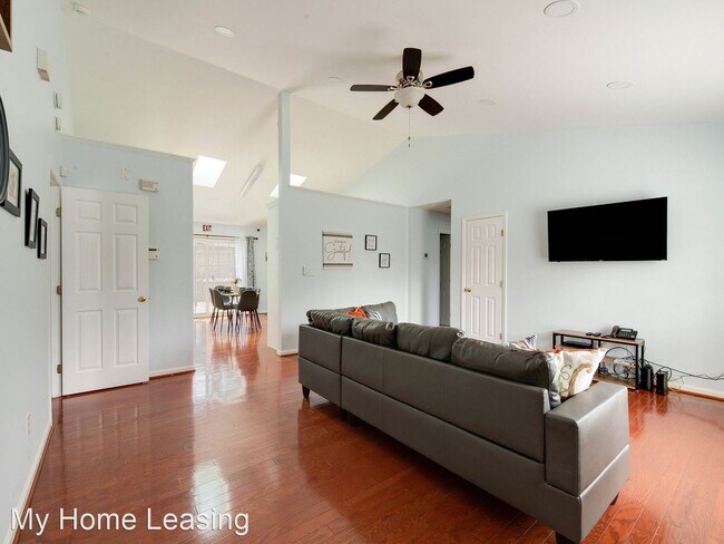 Building Photo - 4 br, 3 bath House - 5312 Rea Road