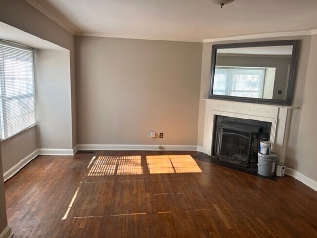 Foto del edificio - 2BR/1BA Cottage in Forest Hills