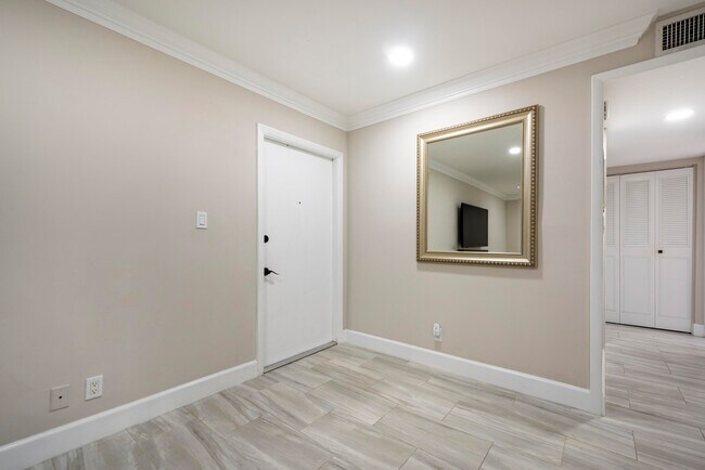 Foto del edificio - 6579 Spring Bottom Way