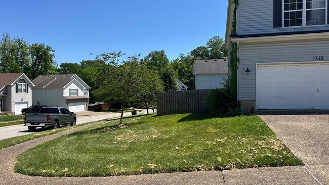 Foto del edificio - 7901 Bridlewood Pl