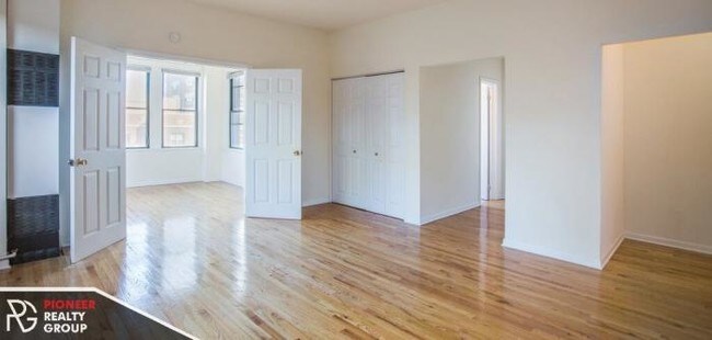 Foto del edificio - 0 bedroom in CHICAGO IL 60613