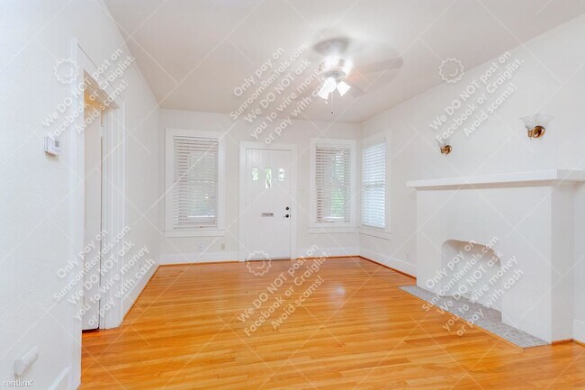 Foto del edificio - 2 br, 1 bath House - 3502 Montrose St