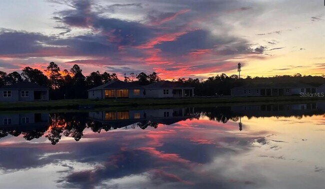 Foto del edificio - 6449 Shimmering Shrs Ln