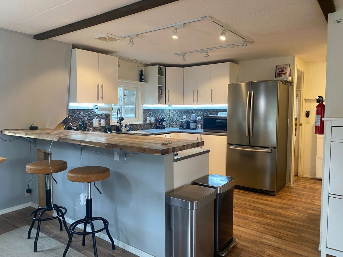 Primary Photo - Cozy updated home in Crooked River Ranch o...