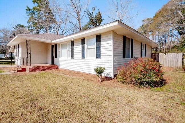 Building Photo - 4231 Lamore St