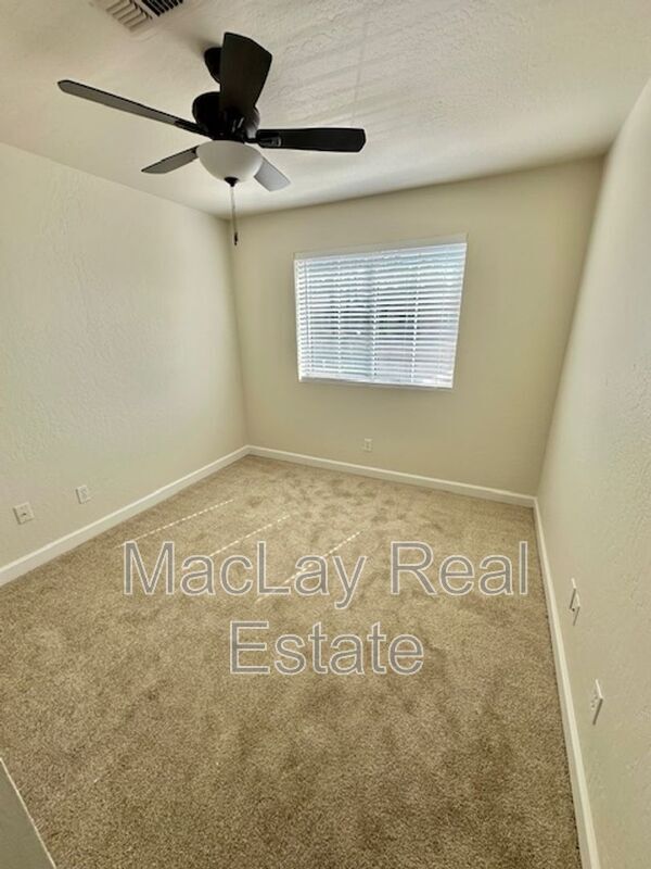 Foto del edificio - 1704 S 39th St