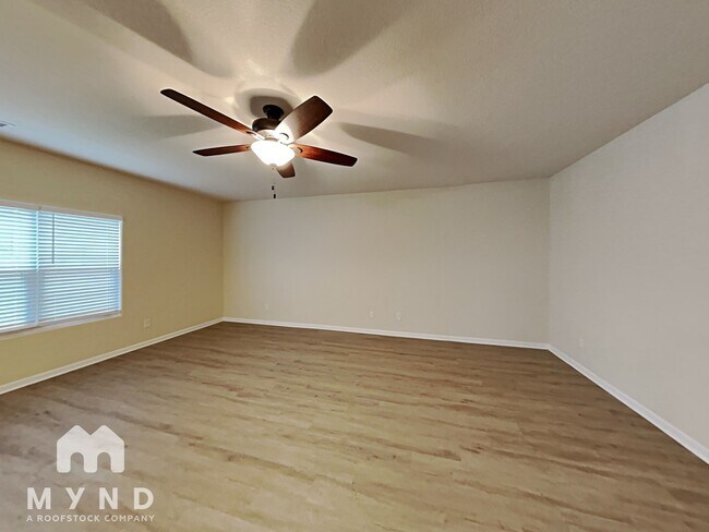 Foto del edificio - 8504 Paw Valley Ln