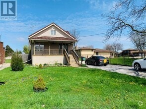 Building Photo - 950 Grand Marais Rd W