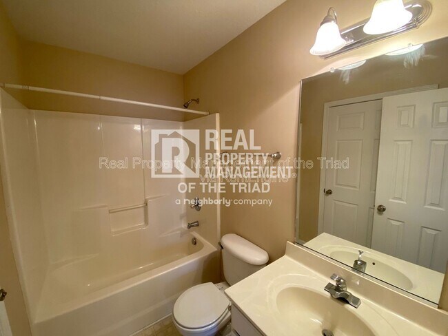 Foto del edificio - 3389 Hyde Pl Cir