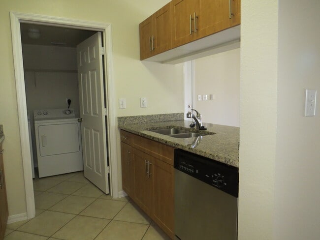 Building Photo - 6559 Emerald Dunes Dr