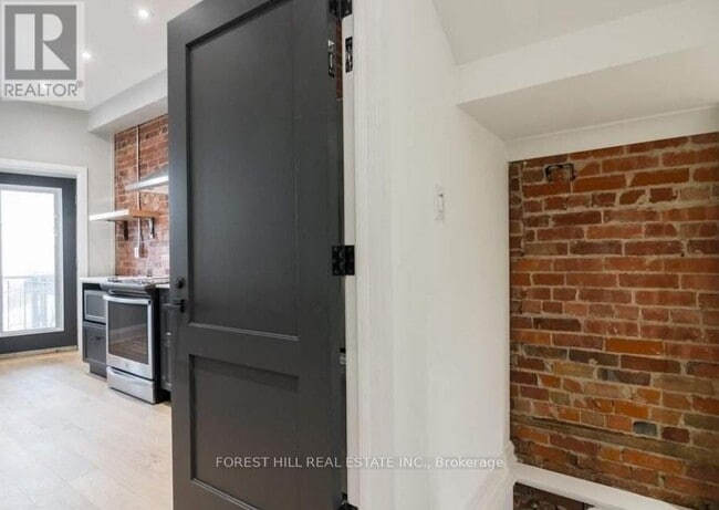 Photo du bâtiment - 1216 Dundas St W