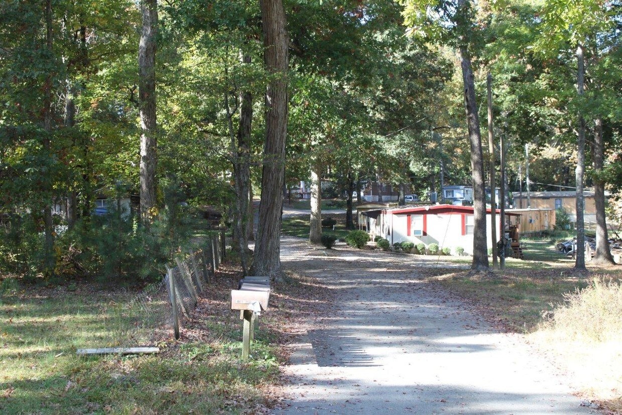 Entrada - 1080-1088 Buford Dr