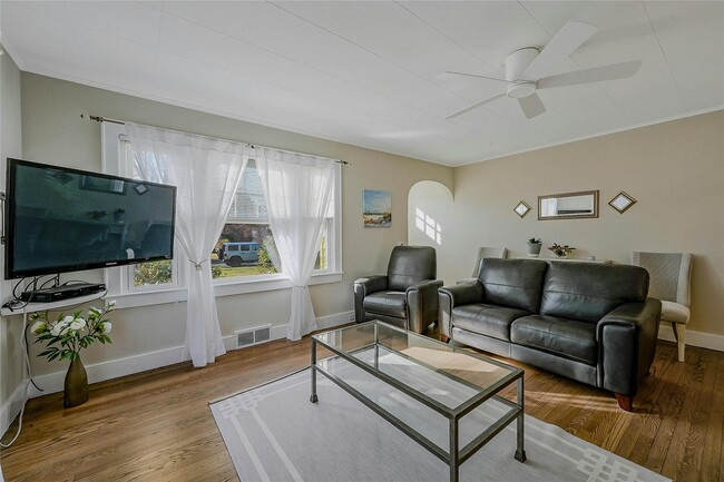 Foto del edificio - 425 Old Shipyard Ln