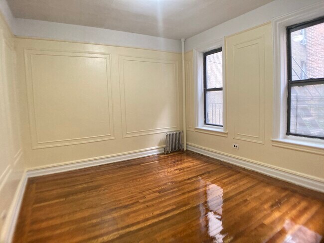 Foto del edificio - 4530 Broadway