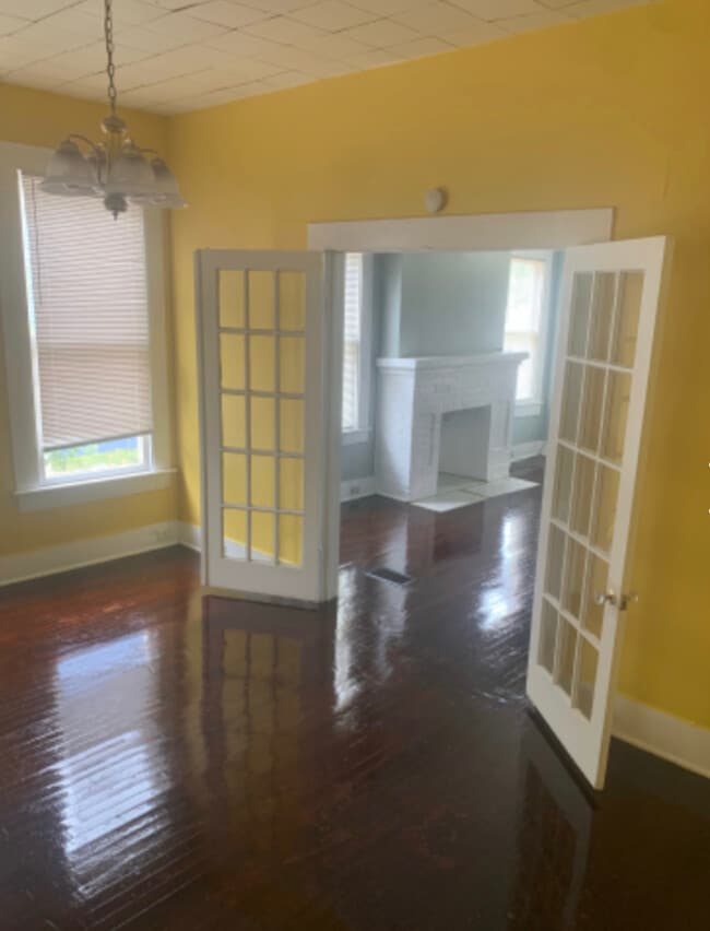 Building Photo - 210 E Arsenal St