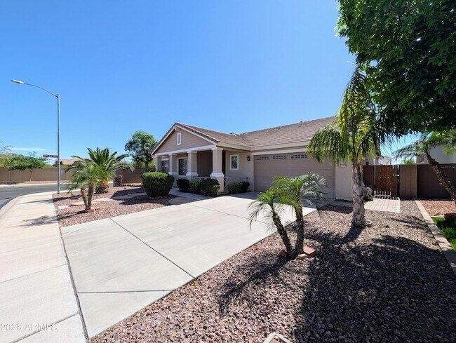 Foto del edificio - 14309 W Caribbean Ln