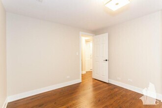 Building Photo - 5058 N Winchester Ave