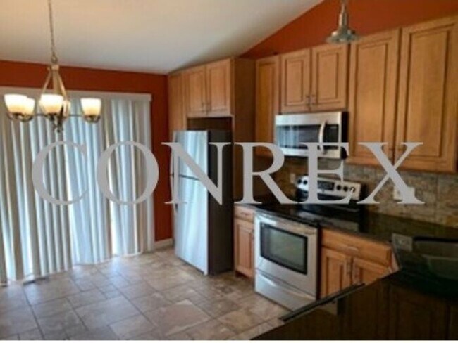 Building Photo - 2057 Monks Hollow Dr