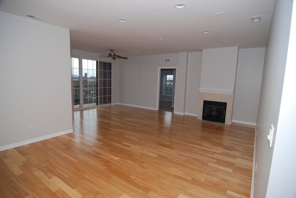 Foto principal - 5300 N Lincoln Ave