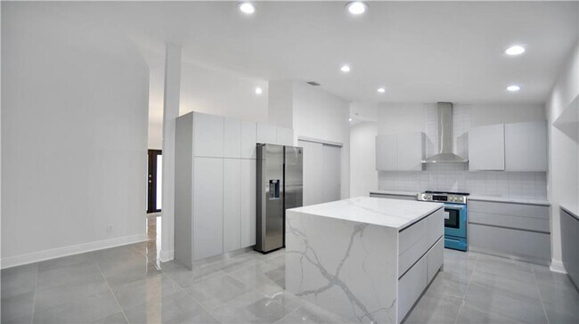 Building Photo - 11159 NW 10th Pl