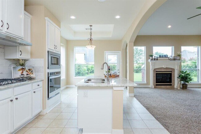 Building Photo - 5918 Union Springs