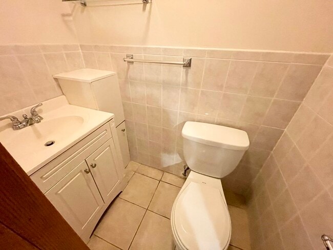 Building Photo - 241 W 3rd St