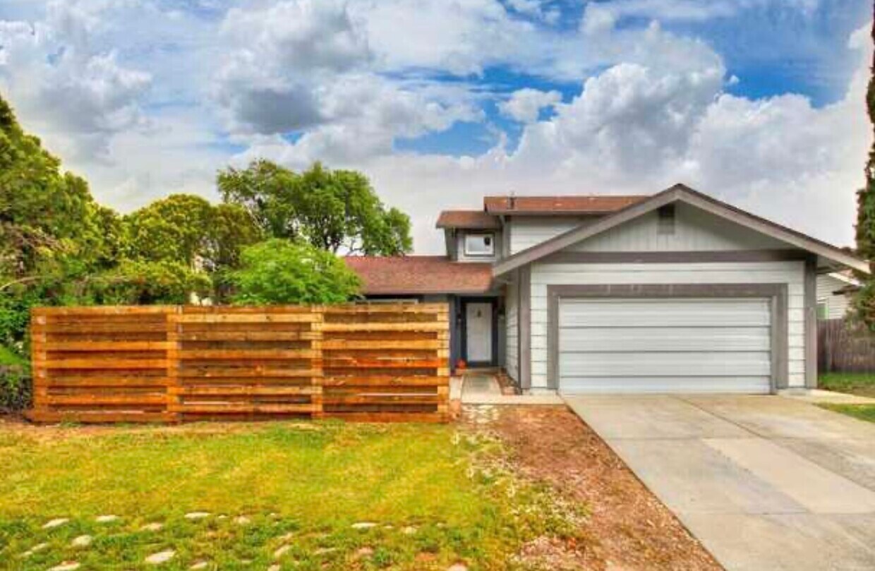 Front of the home - 3609 Lasick Ct