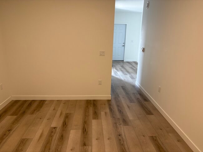 Building Photo - Mount Hope Townhouses