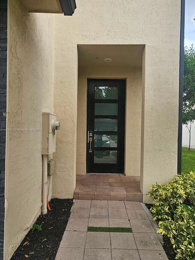 Foto del edificio - 15839 NW 91st Ct