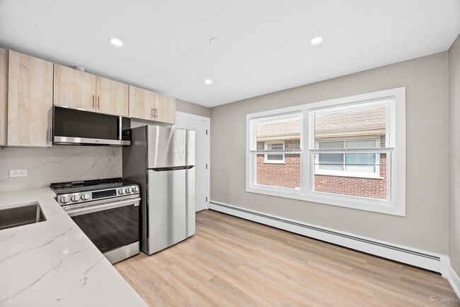 Building Photo - 4429 Prairie Ave