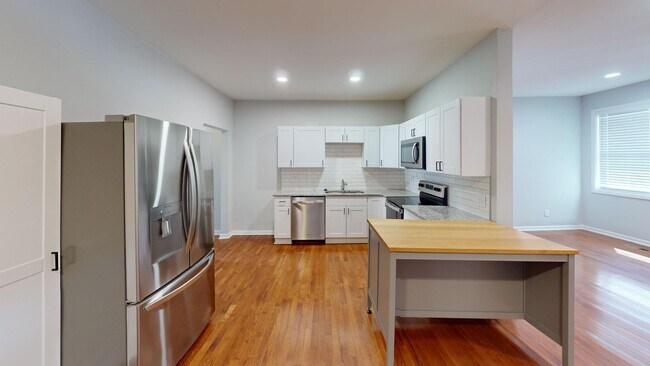 Building Photo - Charming East Nashville Home