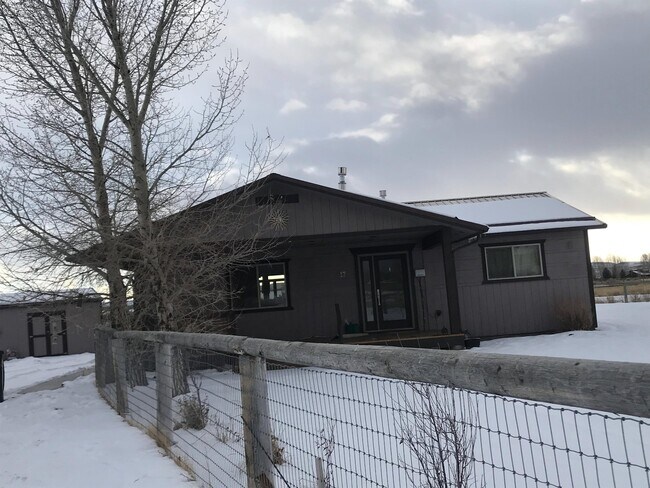 Building Photo - 17 Granite Ln