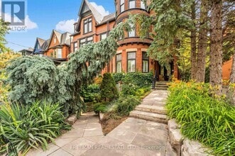 Building Photo - 21 Howland Ave