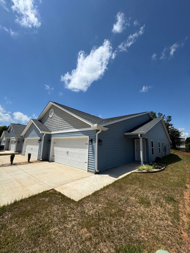 Foto del edificio - 135 Brawley Villas Pl