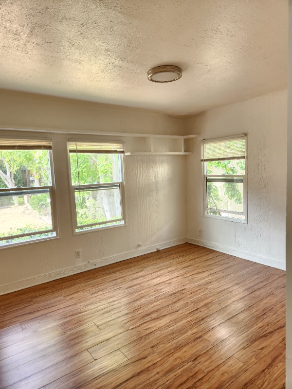 Building Photo - 2032 Vista Del Mar Ave