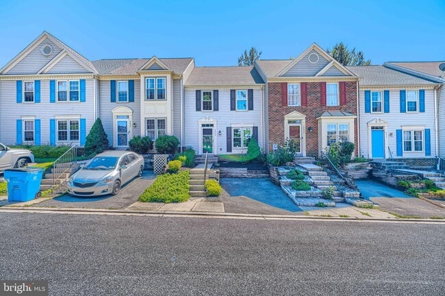 Building Photo - 6635 Commodore Ct