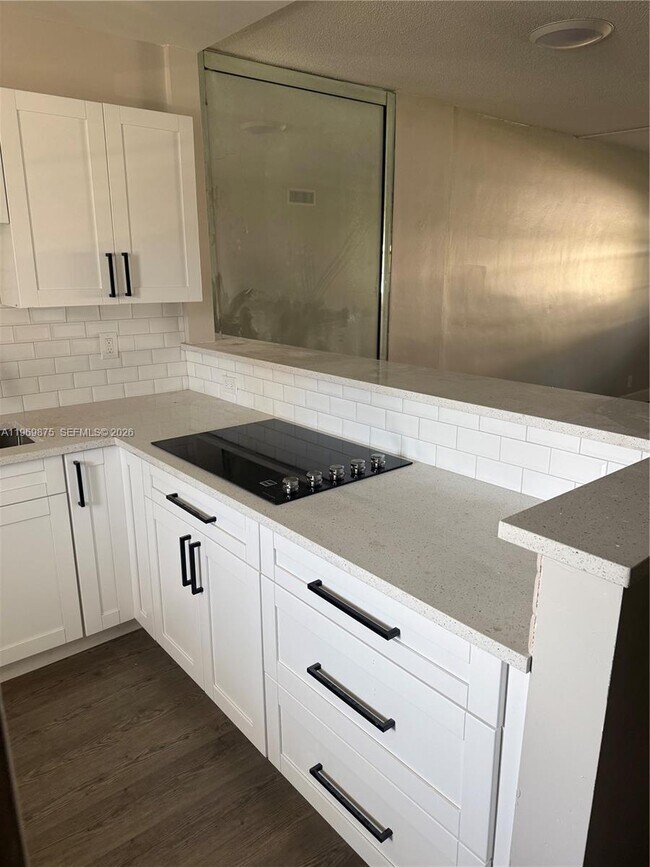 Foto del edificio - 1333 E Hallandale Beach Blvd